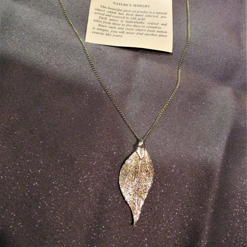 Vntg Nature's Jewelry 24 K Gold Leaf Necklace on a 9 1/2" (19") Chain